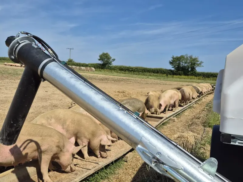 3T Easy-Feed trailer filling trough